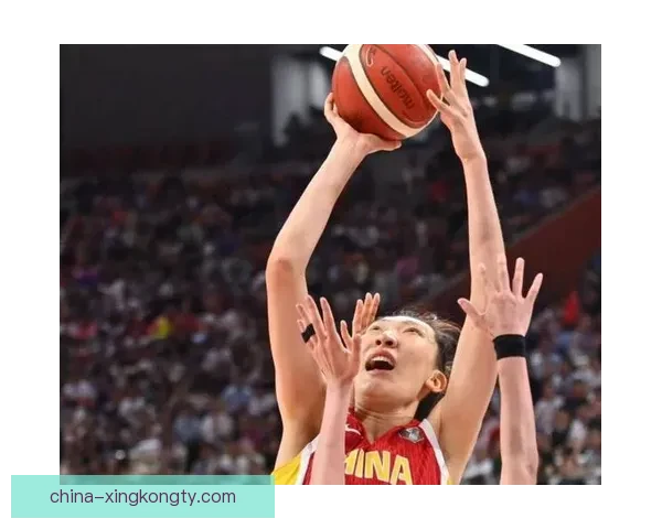 中国女篮轻取马里三中锋齐上双